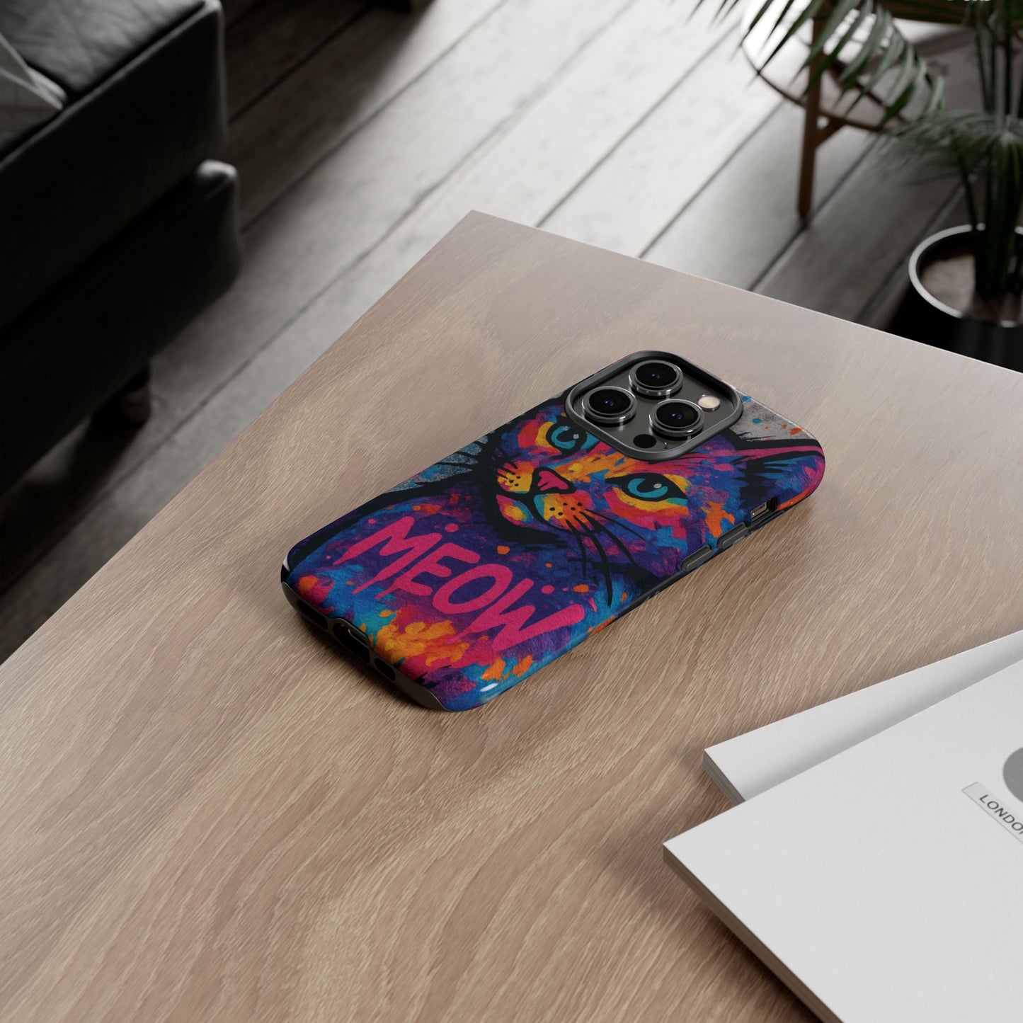 “Meow Madness – Graffiti Cat Phone Case in Street Art Look”