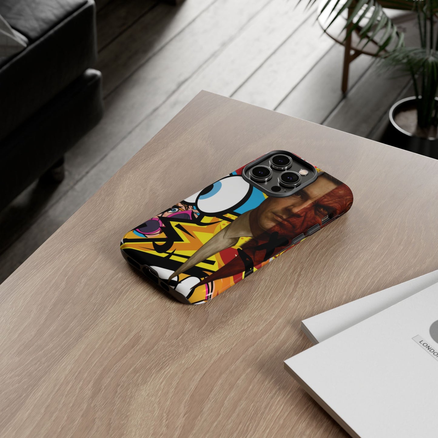 „Between Madness & Temptation” – diabelnie dobre etui na telefon w stylu pop-art