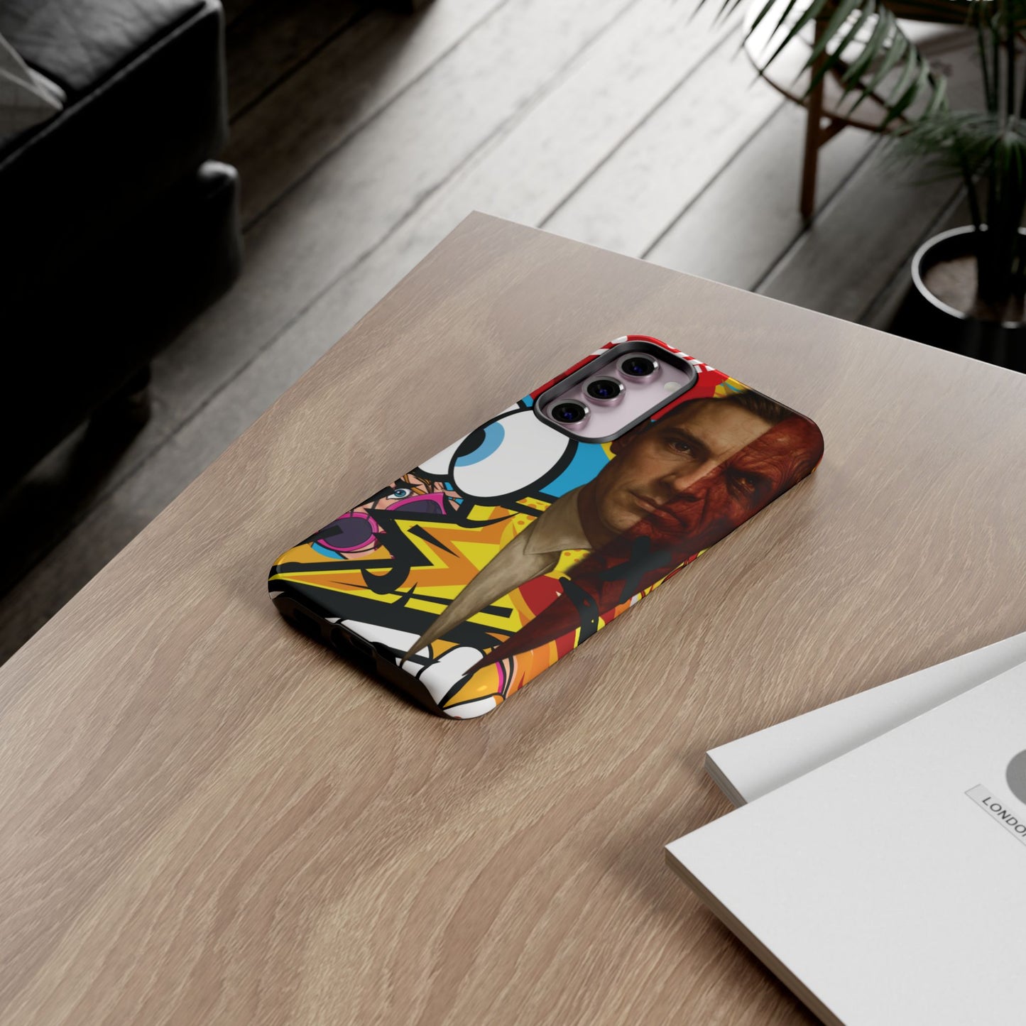 „Between Madness & Temptation” – diabelnie dobre etui na telefon w stylu pop-art