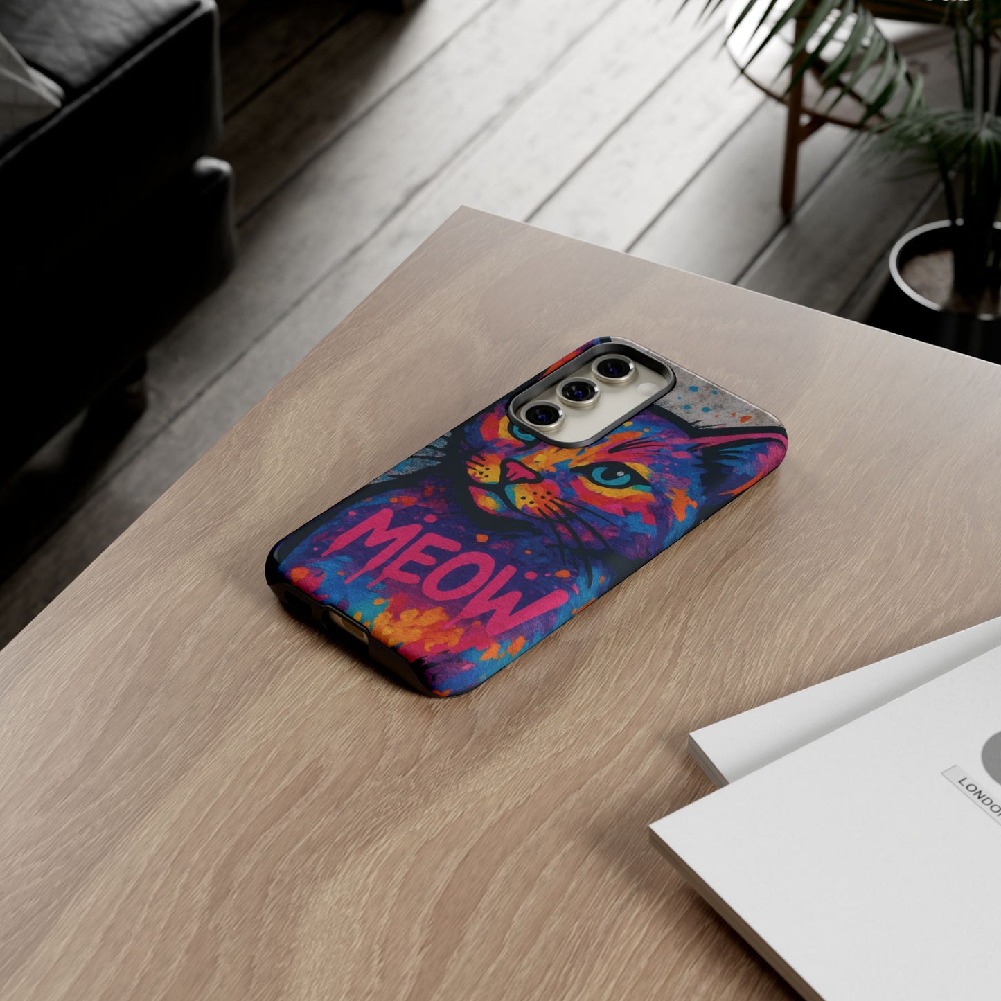 “Meow Madness – Graffiti Cat Phone Case in Street Art Look”