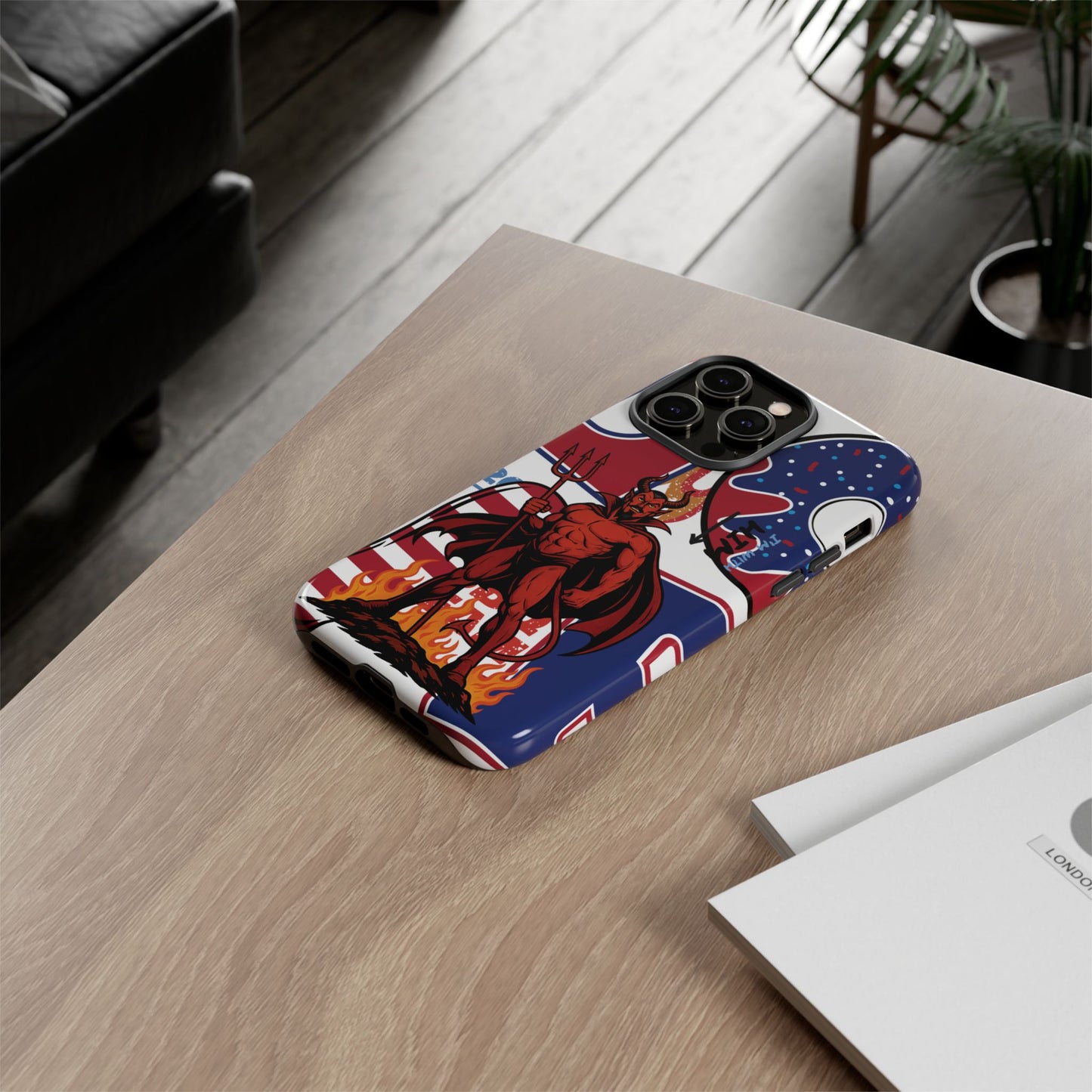 Etui na telefon „From Hell with Love” prosto z piekła