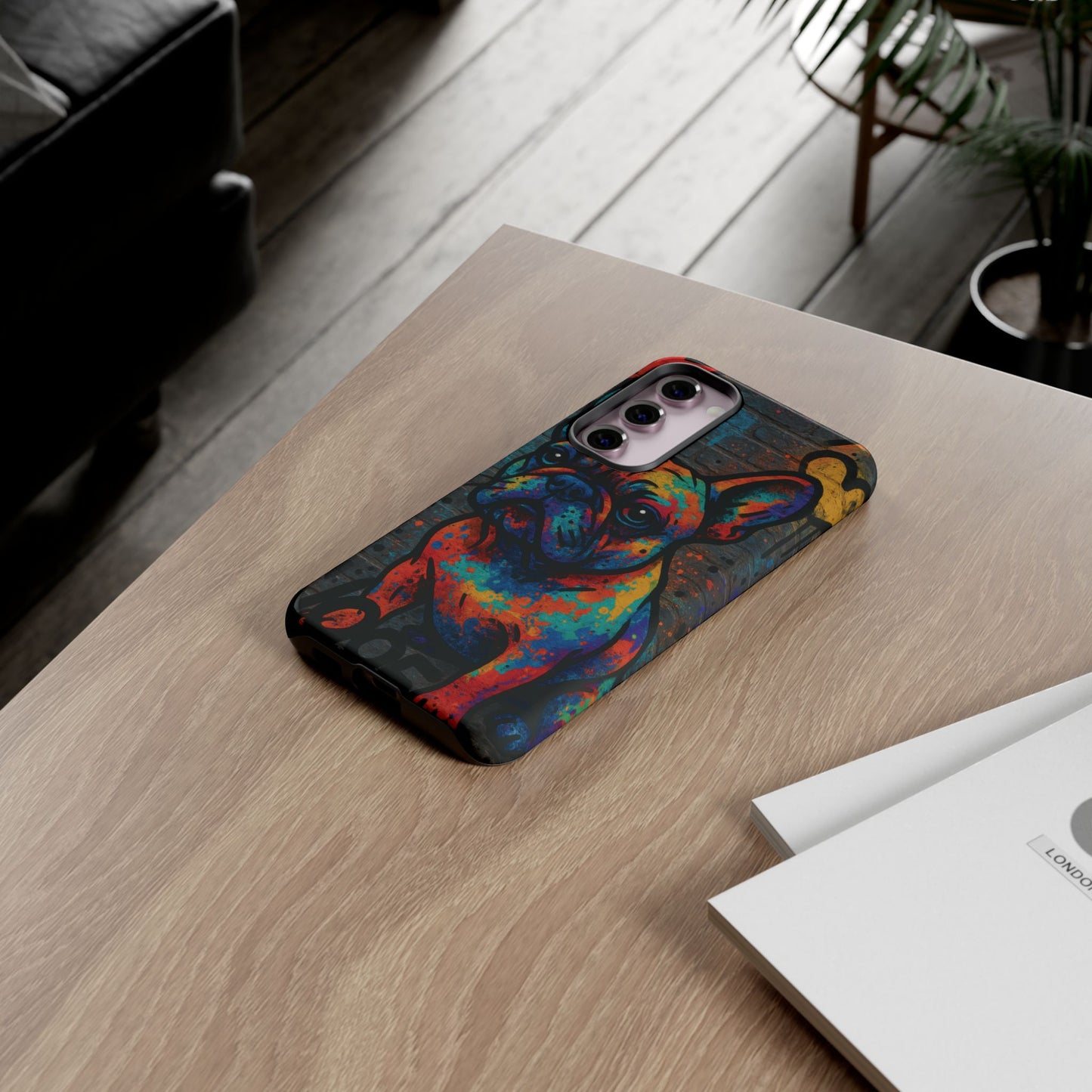 „Urban Woof – etui na telefon z motywem graffiti i psa w stylu street art”